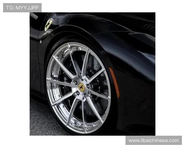 工作人员停车疑刮法拉利轮毂引热议